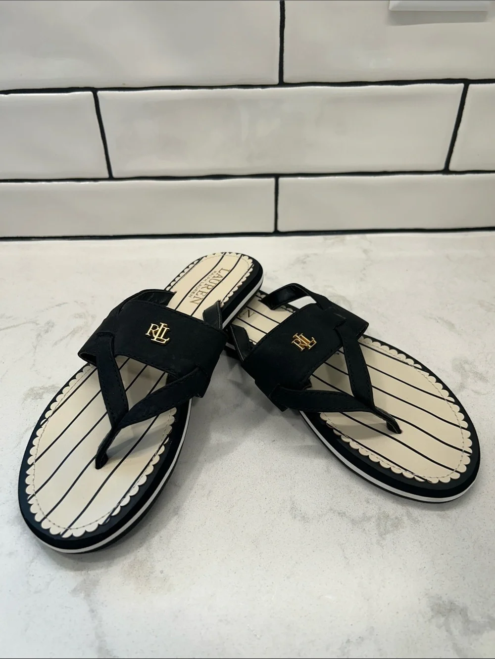 Lauren Ralph Lauren Rosalind Flip Flops Black and Cream Logo Thong Sandals 7